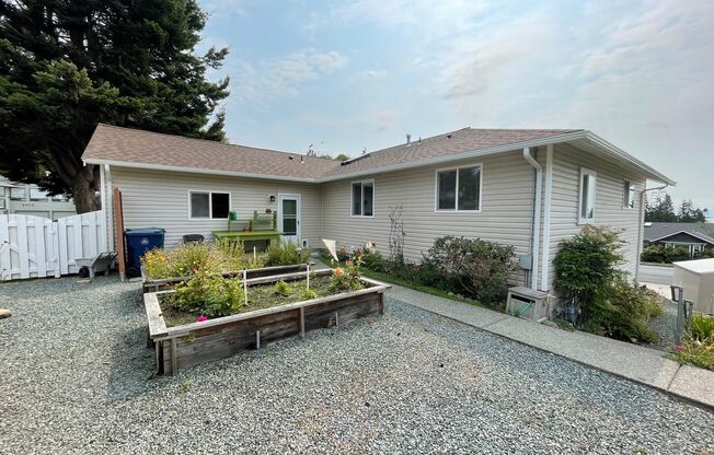 4 beds, 2.5 baths, $3,800