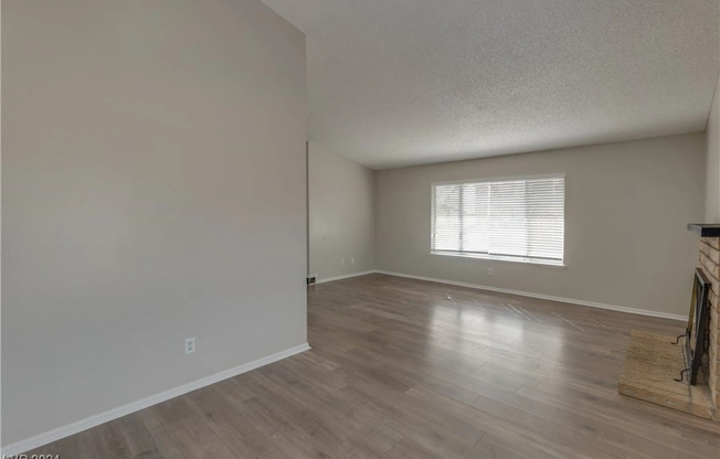 1738 MAPLETON LN