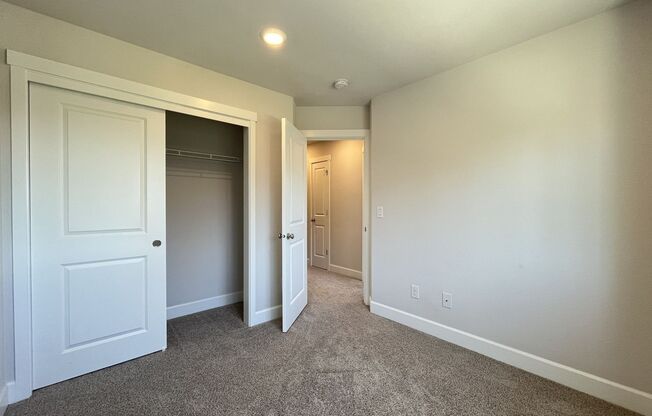 4 beds, 3.5 baths, $2,995