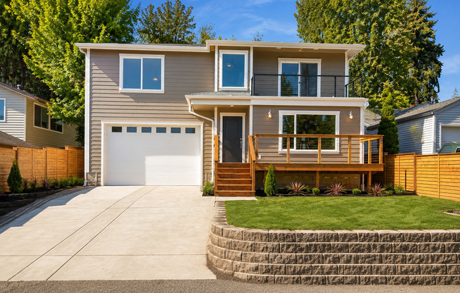 Spacious 5-Bedroom Home for Rent in the Maple Leaf Community