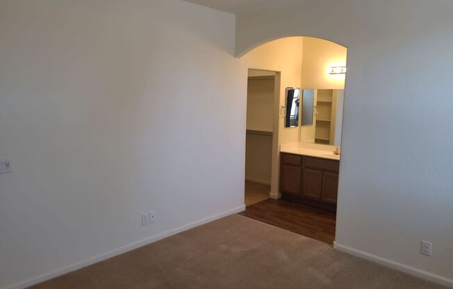 2 beds, 2 baths, 1,064 sqft, $1,595, Unit DTC 583