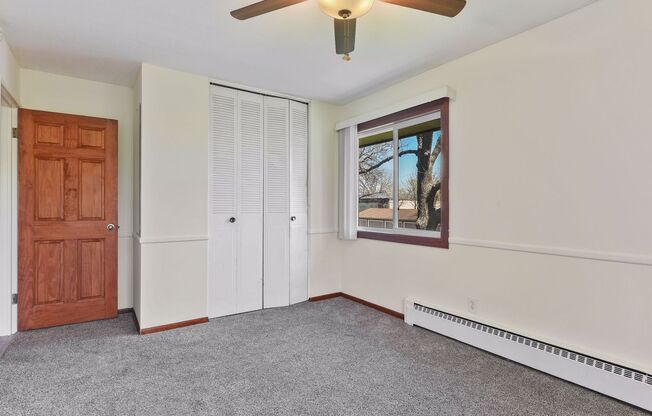 2 beds, 1 bath, $1,395, Unit 101