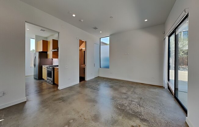 904 BLACKLAND CT