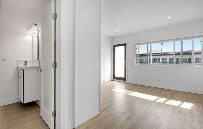 Studio, 1 bath, 230 sqft, $1,825, Unit 716- 02