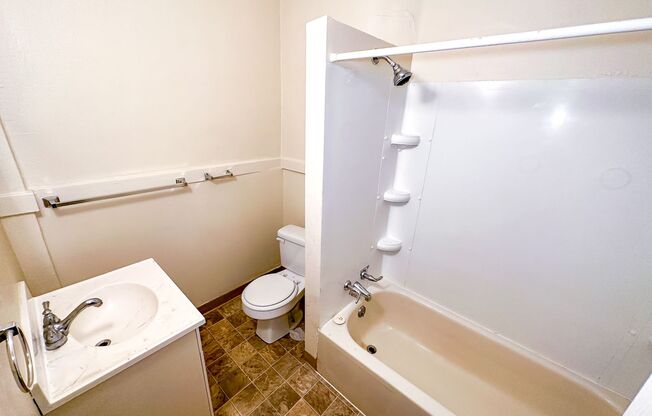 Studio, 1 bath, 450 sqft, $1,295, Unit 003