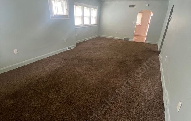 2 beds, 1 bath, $1,050