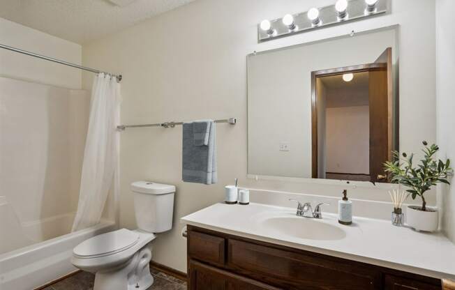 Bathroom with Modern Finishes