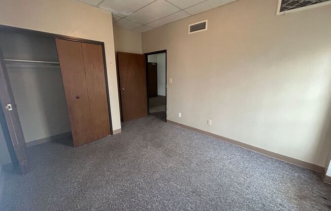 1 bed, 1 bath, 600 sqft, $550, Unit 211
