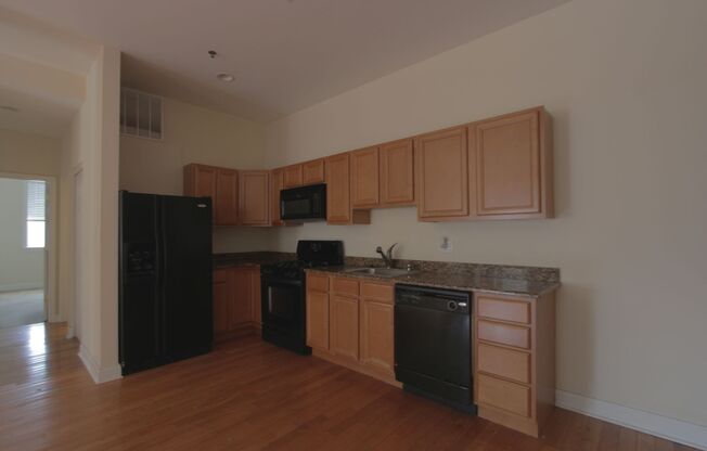 2 beds, 2 baths, 944 sqft, $2,195, Unit 407