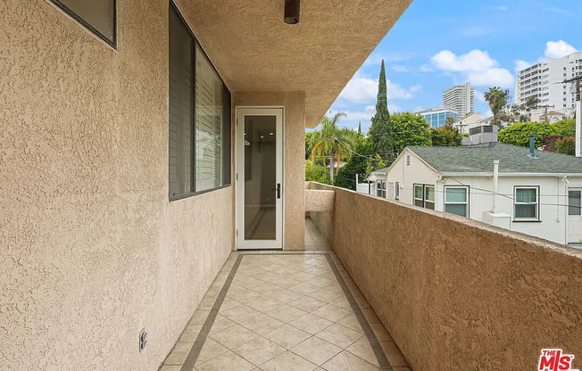 Luxury 2BR Condo in Prime West Hollywood's Norma Triangle