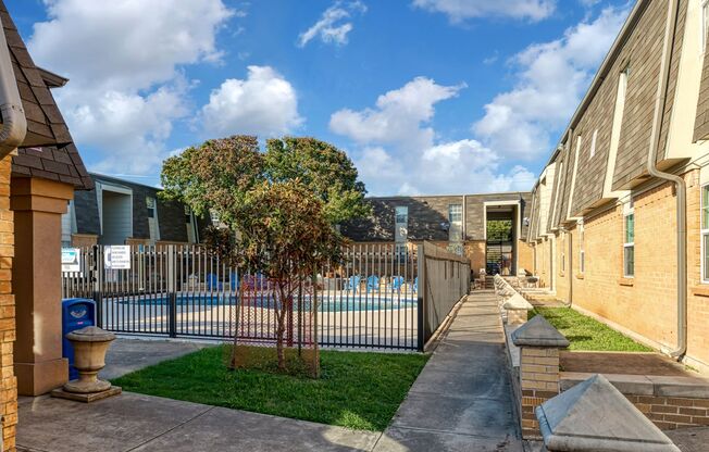 Glenview Square Apartments