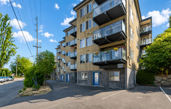 1 bed, 1 bath, 426 sqft, $1,721, Unit 2