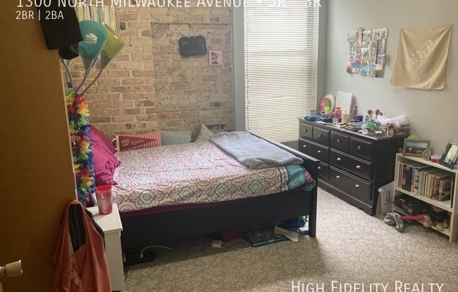 1300 N MILWAUKEE AVE