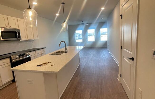 2 beds, 2 baths, 1,190 sqft, $2,000, Unit B304