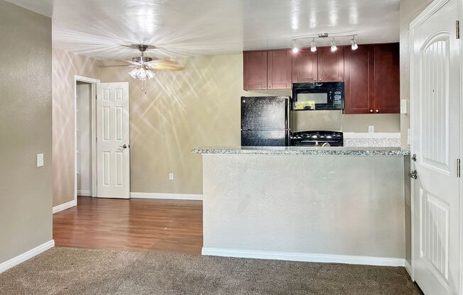 2 beds, 1 bath, 880 sqft, $2,568, Unit 118