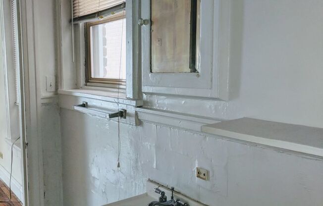 1 bed, 1 bath, $1,195, Unit Apt. 06