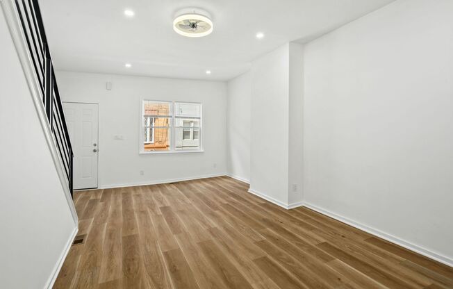 Nice Newly Renovated 3BD/1BA South Philly- Available Now!!!