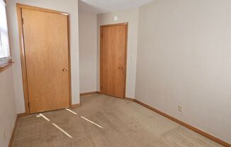 2 beds, 1 bath, $895, Unit 2719 W Laurel Street