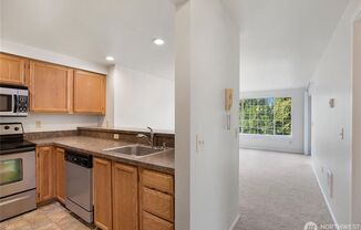 Top Floor Condo 2 Bedroom / $500 off first month Rent