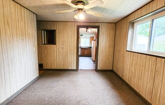 3 beds, 2 baths, $1,400