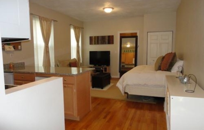 Available 5/1 Studio right on Commonwealth Ave and Green Line, Swimming pool, and Laundry