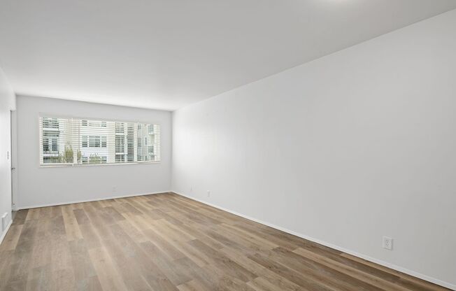 Modern Apartments in Queen Anne – Steps from Climate Pledge Arena!