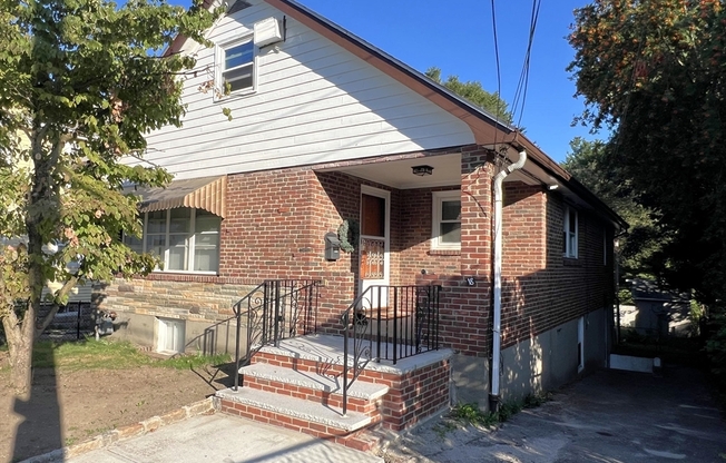 18 CRESTHILL RD
