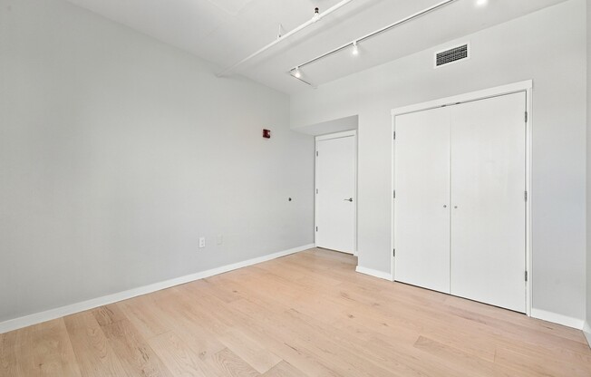 3 beds, 2 baths, 2,081 sqft, $11,000, Unit 1102