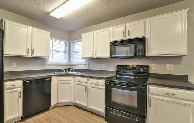 4 beds, 3 baths, 2,056 sqft, $2,795