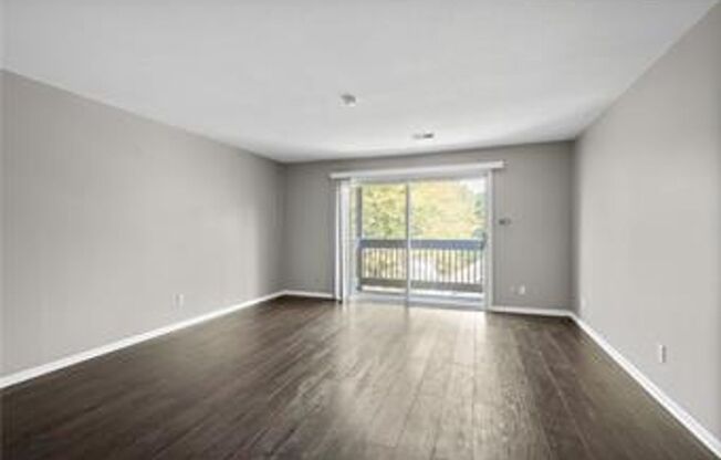 {4520-28} Cliff House Condo + 2 Balconies + Washer/Dryer In Unit + Assigned Parking