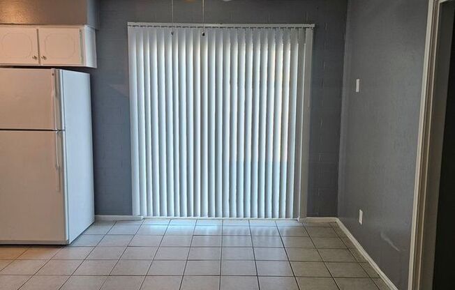 4900 E Culver St Apt 9