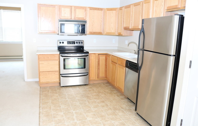 1 bed, 1 bath, $950, Unit 235 E Fountain Blvd