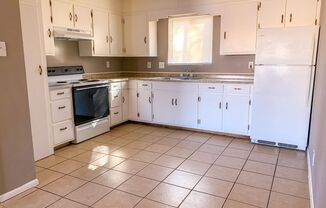 2 beds, 1 bath, 700 sqft, $949, Unit 213 #2