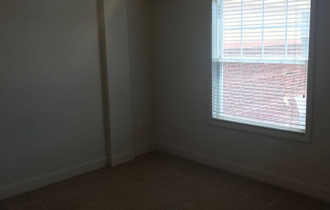 1 bed, 1 bath, 600 sqft, $1,358, Unit 4-0311