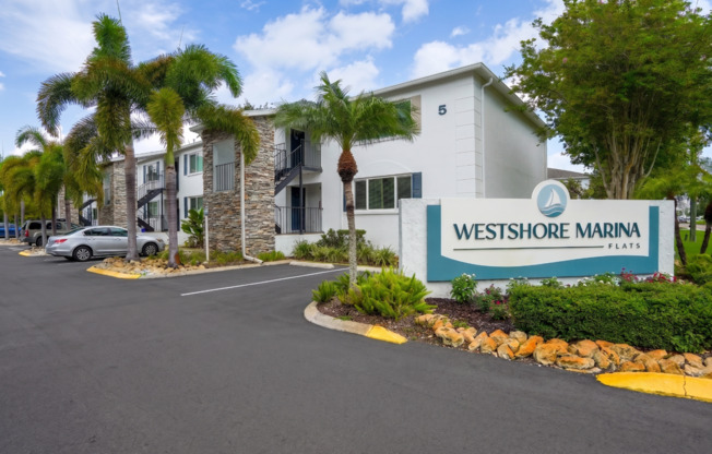 2 beds, 1 bath, 889 sqft, $1,699, Unit 10-5215
