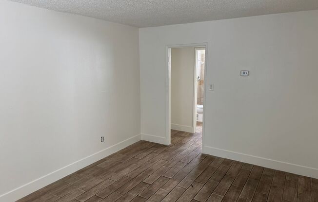 2517 Cedar Ave
