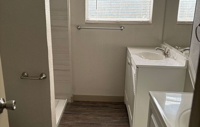 2 beds, 1.5 baths, 870 sqft, $1,025, Unit B07