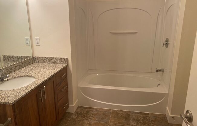 2 beds, 2 baths, 964 sqft, $1,550, Unit 332