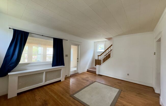 Charming 3 Bedroom/1.5 Bathroom Home in Hamilton, MD!
