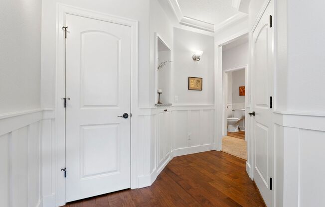 Beautiful 4-bdr/2.5 bath Hillsboro home w/ fireplace near nature area, Intel, Nike, and more