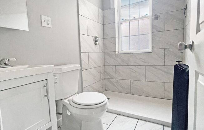 2 beds, 1 bath, 675 sqft, $1,300, Unit C-305