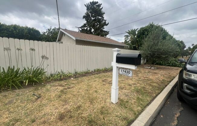 For Lease – Charming 2 Bedroom, 1 Bathroom Guest House in Prime Northridge Location
