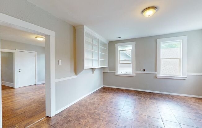 3347 Seymour Ave