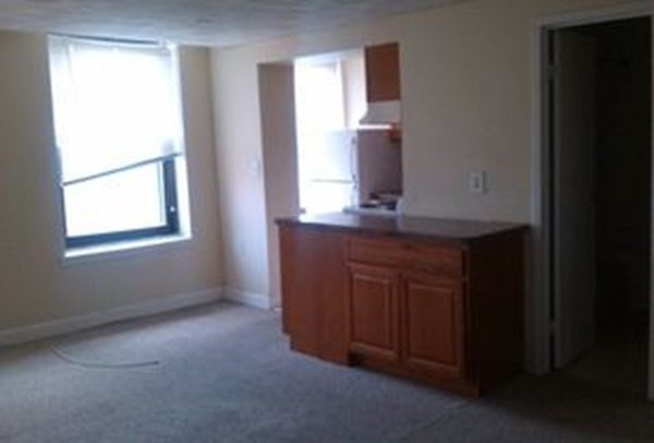 Studio, 1 bath, 360 sqft, $1,900, Unit 5B