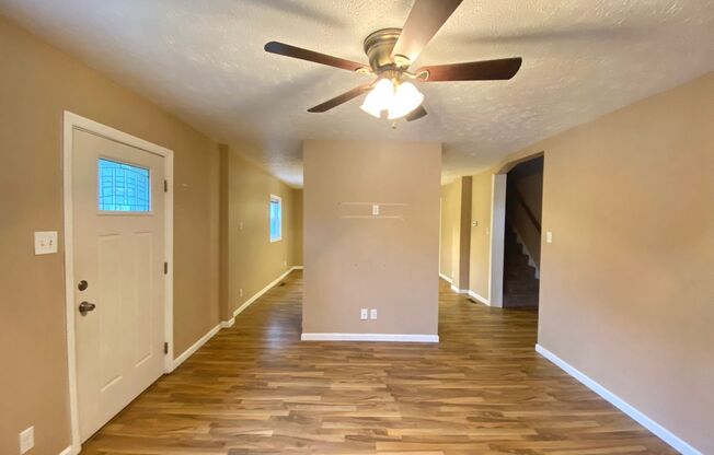3BD/1.5BTH Home in Crafton Heights - Central AC, Bonus Office/Laundry Room - Available August 2024!