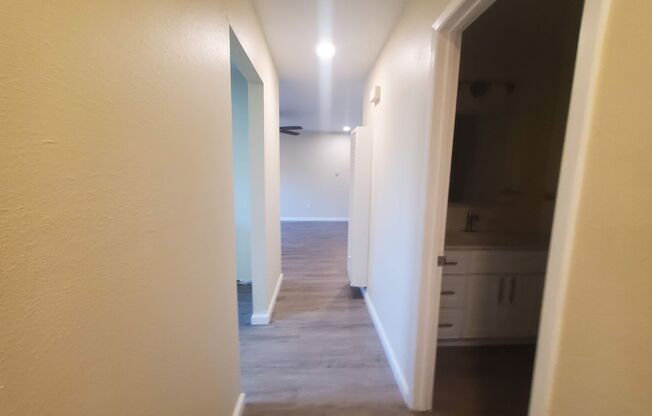 2 beds, 1 bath, 900 sqft, $2,200, Unit 2