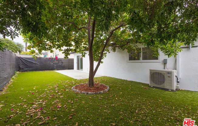 1613 1615 W 209 ST