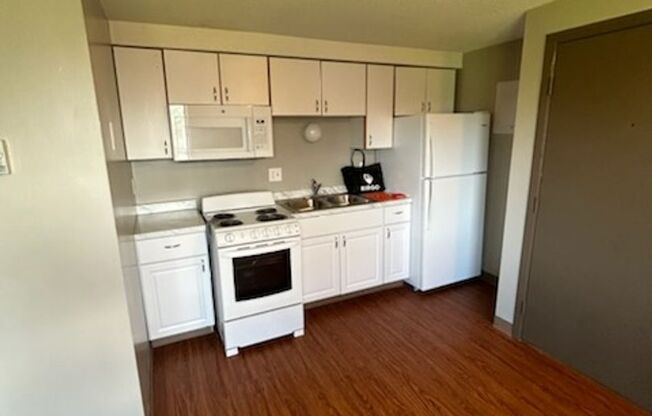 1 bed, 1 bath, 450 sqft, $750, Unit 5724-05