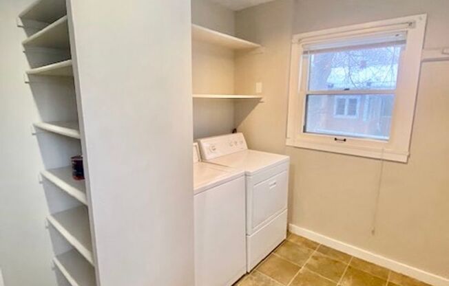 2 beds, 1 bath, $2,290