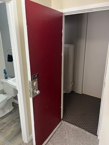 2 beds, 1 bath, 764 sqft, $2,100, Unit 1-27